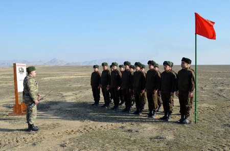 Azərbaycan Ordusu məşq keçir, ponton-körpü salmaqla su maneələrinin aşılması tapşırıqları praktiki icra edilir