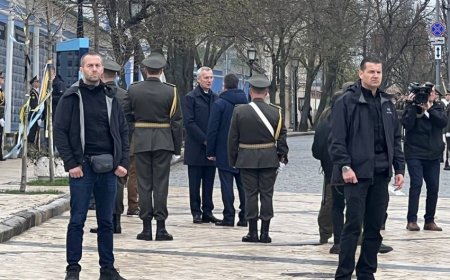 NATO baş katibi Kiyevdədir