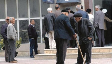 Azərbaycanda əhalinin sayı artır, amma pensiyaçıların sayı azalır