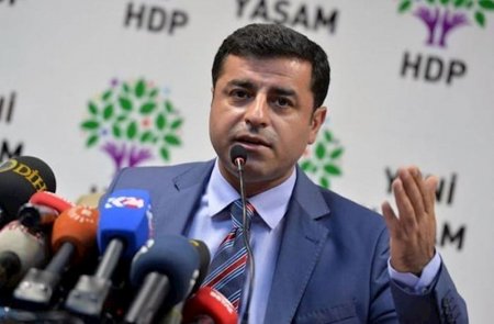 Dəmirtaş aktiv siyasəti buraxdığını açıqladı