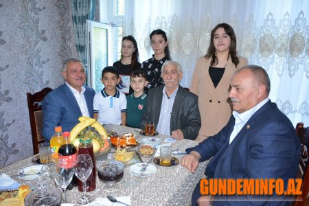 İcra başçısı 75 yaşlı şəhid atasını ad günündə ziyarət etdi 