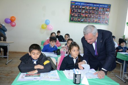 İcra başçısı Seydimli kənd tam orta məktəbində mövcud şəraitlə tanış olub