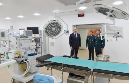 Prezident hərbi hospitalın açılışında - 