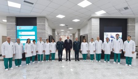 Prezident hərbi hospitalın açılışında - 