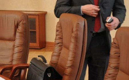 Nalayiq hərəkətlər edən direktor qovuldu 