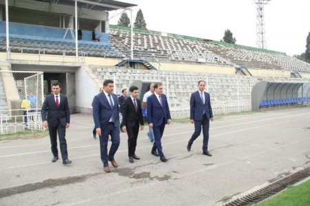 Fərid Qyıbov Gəncə stadionunda “öz havasını oynayır” – 