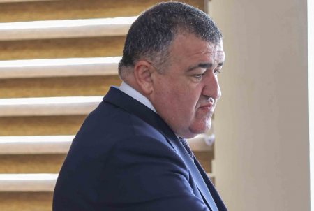 Xətai rayonunda Sarayeva küçəsində park necə kafeye çevrildi?-