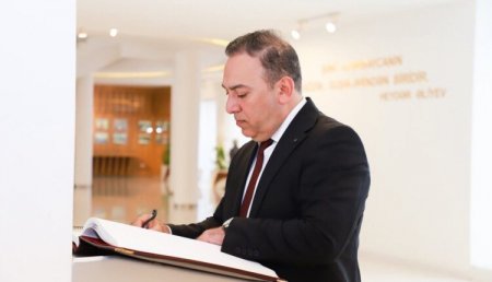 Mingəçevir Dövlət Universitetinin rektoru Anar Eminov pedoqoji heyətdə narazılıq niyə yaradır?