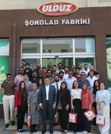 Pakistanlı tələbələr “Ulduz” fabrikində istehsalat turu keçdilər