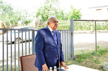 İcra başçısı 2 milyon manata 130 hektar bağ alıb -