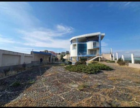 AYNA rəhbəri bir milyonluq villa alır - 