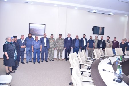 27 sentyabr – Anım gününə həsr olunmuş dəyirmi masa keçirildi