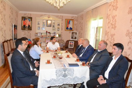 İcra başçısı şəhid Şəmilov Azərin ailəsini ziyarət edib