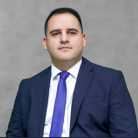 Nazir qalmaqallı prorektoru işdən çıxardı - 