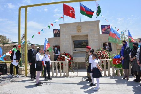 Abşeronda şəhidin xatirə-abidə kompleksinin açılışı olub 