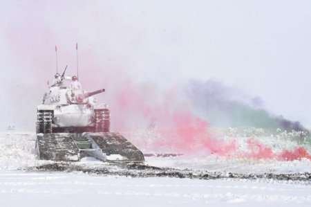 Azərbaycan Ordusunun tankları Türkiyədə keçirilən təlimlərdə manevrlər edib