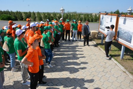 İcra başçısı “Səfəvi” gənclərin vətənpərvərlik düşərgəsində iştirak edən gənclərlə görüşüb