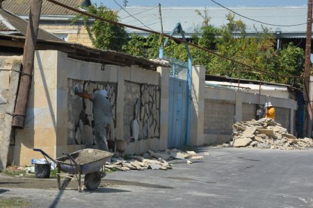 İcra başçısı şəhərin təmir işləri aparılan küçələrində görülən işlərə baxış keçirib