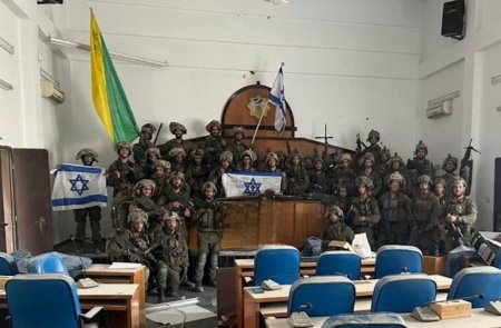 İsrail hərbçiləri HƏMAS-ın “parlament” binasına daxil oldu