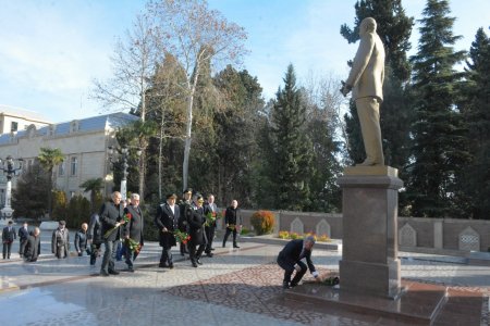 Tərtərdə Ümummilli Liderin əziz xatirəsi dərin ehtiramla yad edilib