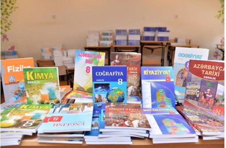 Azərbaycanda orta məktəb dərslikləri neçəyə çap olunur? – 