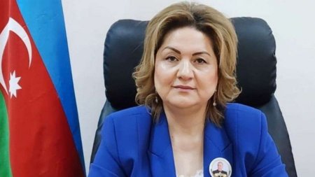 Direktor işdən çıxmamaq üçün özünü xəstəliyə vurdu