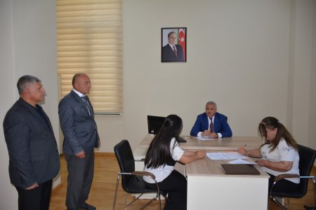 İcra başçısı vətəndaşların müraciətlərini dinlədi 