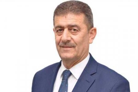Deputat: “Məktəbin bir hissəsində məcburi köçkün 2 min toyuq saxlayır, aidiyyəti orqanlar isə susur”